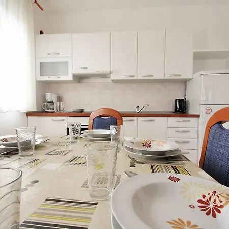 Apartment Bilic With Balcony