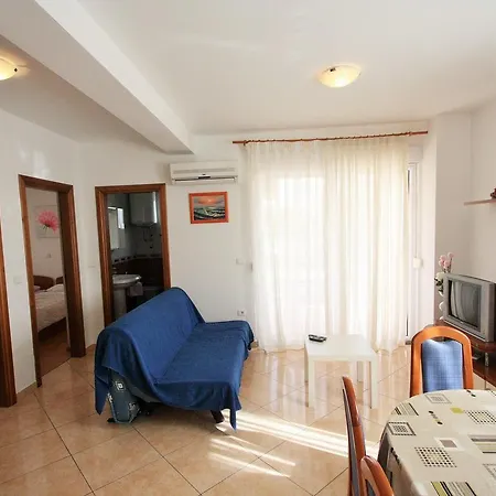Bilic With Balcony Apartment *