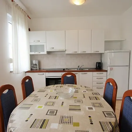 Bilic With Balcony Apartman *